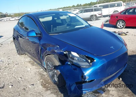 2022 Tesla Model Y Performance Dual Motor All-Wheel Drive from USA, damaged, VIN 7SAYGDEF7NF374796